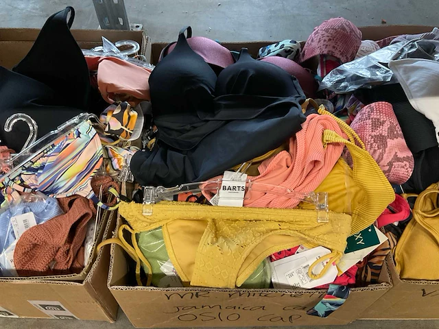 Partij diverse roxy/barts/billa bong/etc zwemkleding (330x) - afbeelding 19 van  22
