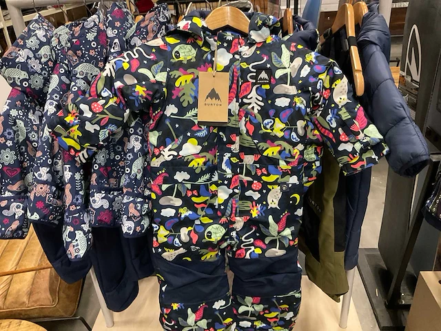 Partij diverse roxy/burton baby winterpakken (11x) - afbeelding 3 van  17