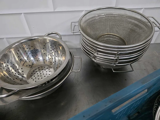 Partij diverse rvs keukenbenodigdheden - afbeelding 3 van  4