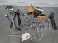 Partij diverse (rvs) keukenbenodigdheden - afbeelding 2 van  2