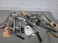 Partij diverse (rvs) keukenbenodigdheden - afbeelding 1 van  3