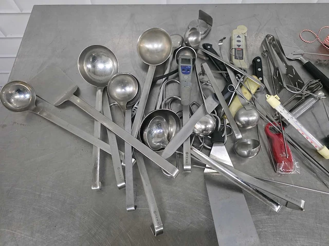 Partij diverse (rvs) keukenbenodigdheden - afbeelding 2 van  3
