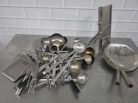 Partij diverse rvs keukenbenodigheden - afbeelding 2 van  3