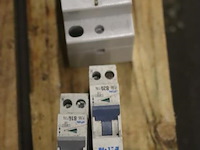 Partij diverse schakelmateriaal o.a. aardlekschakelaar & zekeringen - afbeelding 5 van  6