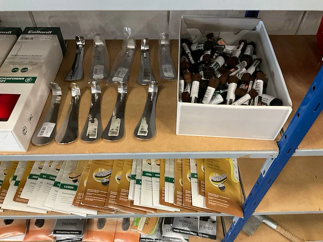Partij diverse schoenbenodigdheden (612x) - afbeelding 16 van  27