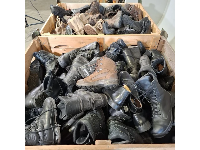 Partij diverse schoenen - afbeelding 2 van  10