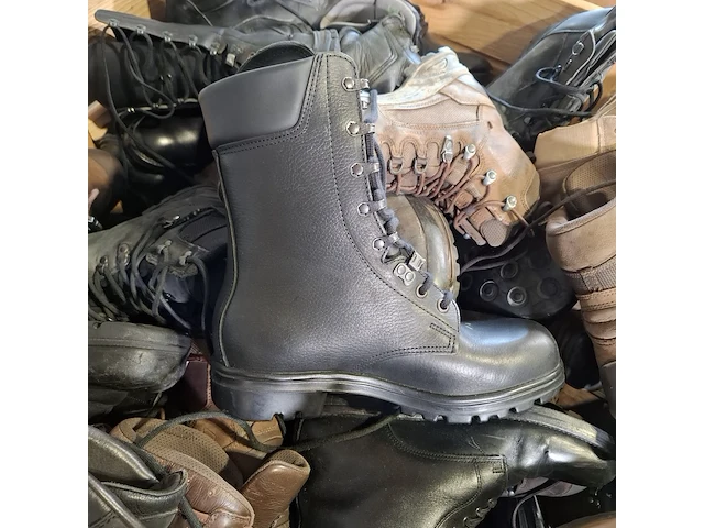 Partij diverse schoenen - afbeelding 6 van  10