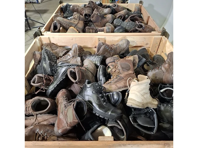 Partij diverse schoenen - afbeelding 2 van  10