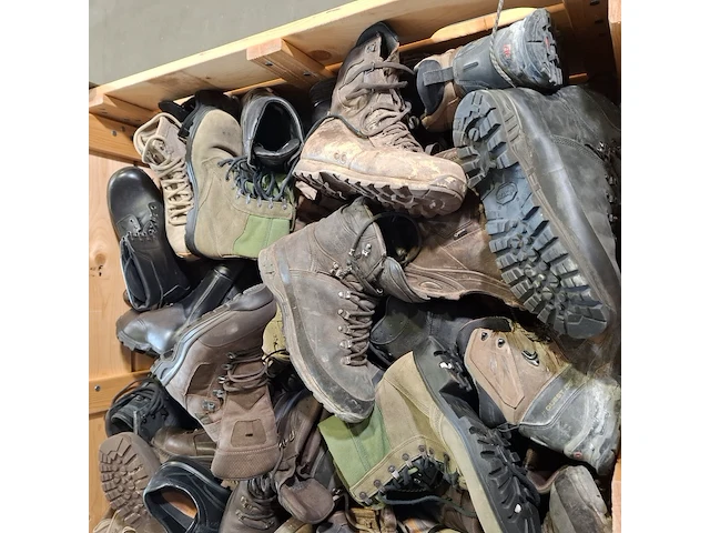 Partij diverse schoenen - afbeelding 10 van  13