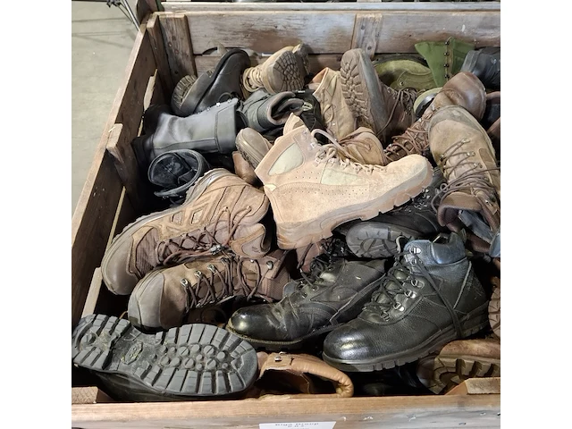 Partij diverse schoenen - afbeelding 4 van  12