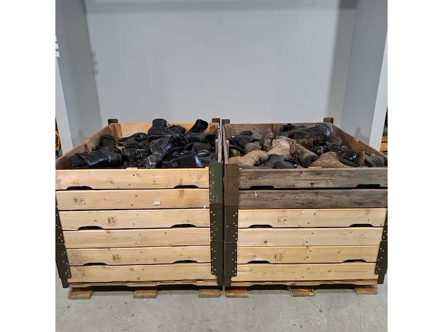 Partij diverse schoenen - afbeelding 1 van  12