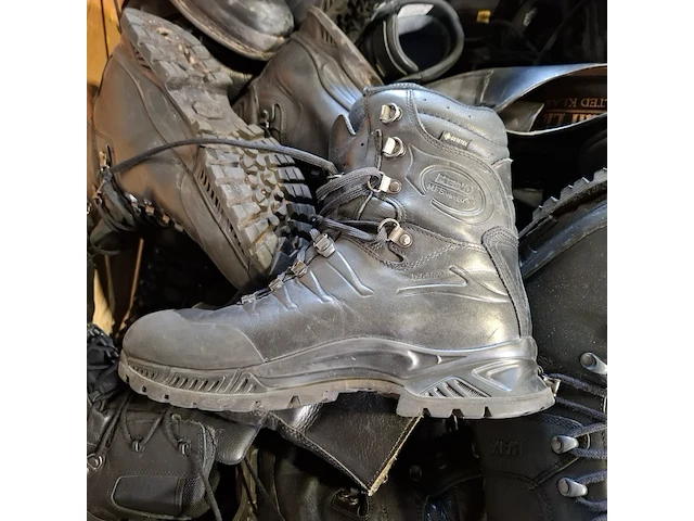 Partij diverse schoenen - afbeelding 7 van  12