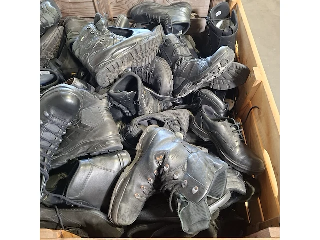 Partij diverse schoenen - afbeelding 8 van  12