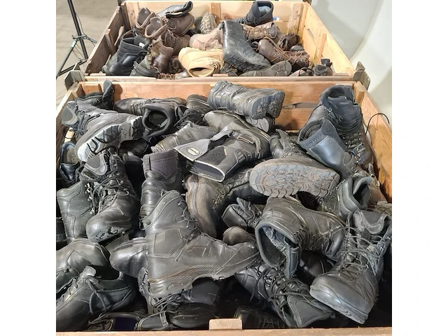 Partij diverse schoenen - afbeelding 2 van  10
