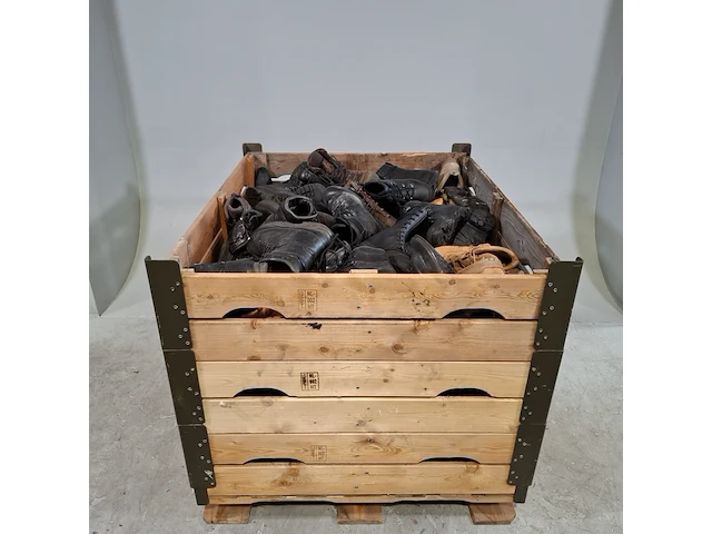 Partij diverse schoenen - afbeelding 1 van  7