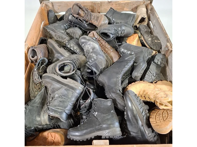 Partij diverse schoenen - afbeelding 2 van  7