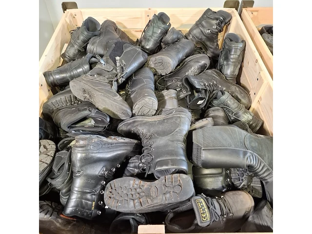 Partij diverse schoenen - afbeelding 2 van  9