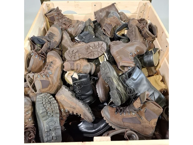 Partij diverse schoenen - afbeelding 2 van  7
