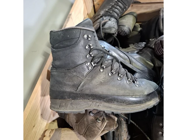 Partij diverse schoenen - afbeelding 7 van  11