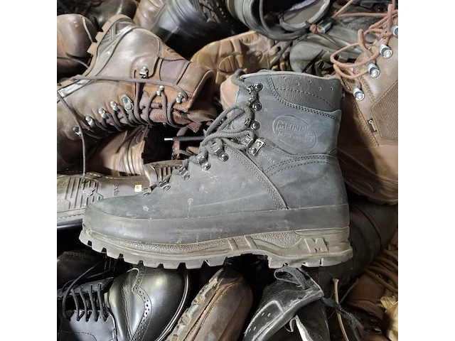 Partij diverse schoenen - afbeelding 2 van  13