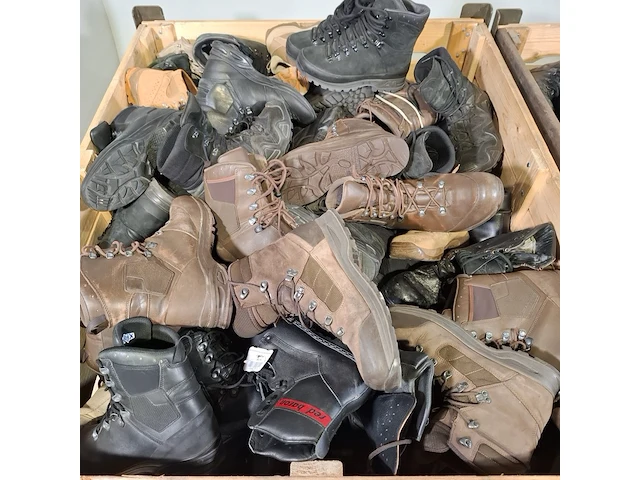 Partij diverse schoenen - afbeelding 6 van  13
