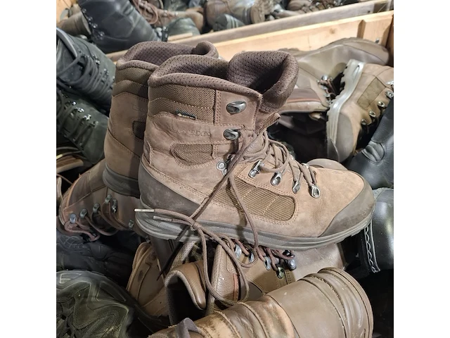 Partij diverse schoenen - afbeelding 8 van  13