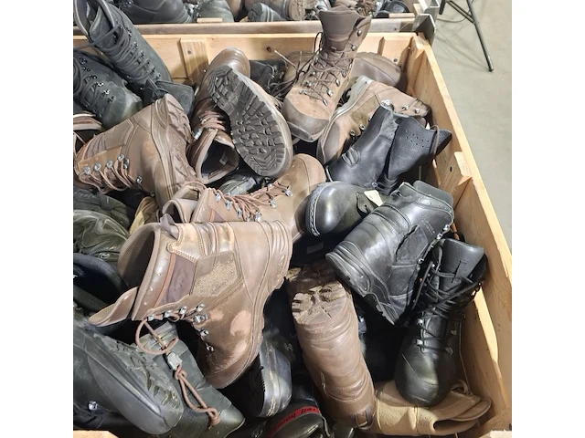 Partij diverse schoenen - afbeelding 10 van  13