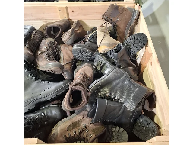 Partij diverse schoenen - afbeelding 4 van  13