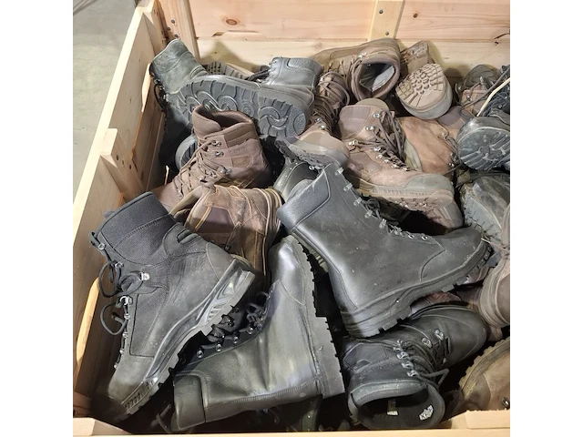 Partij diverse schoenen - afbeelding 5 van  13