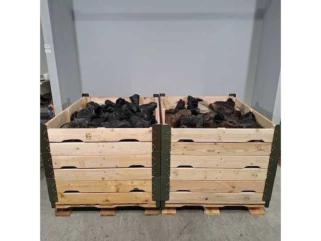 Partij diverse schoenen - afbeelding 1 van  13