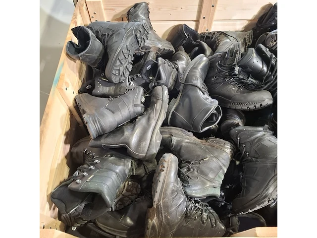 Partij diverse schoenen - afbeelding 11 van  13