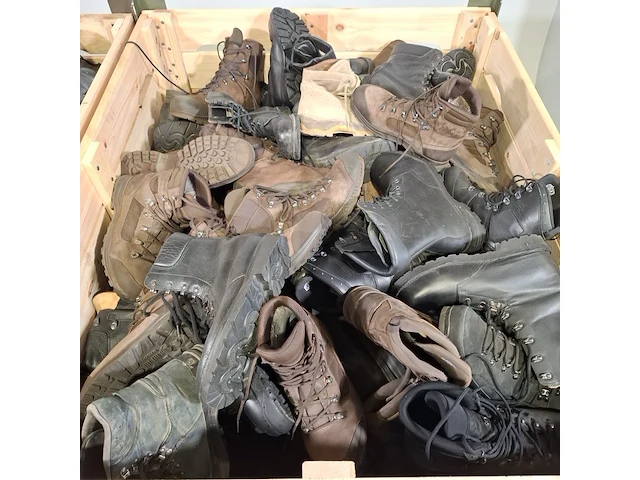 Partij diverse schoenen - afbeelding 12 van  13