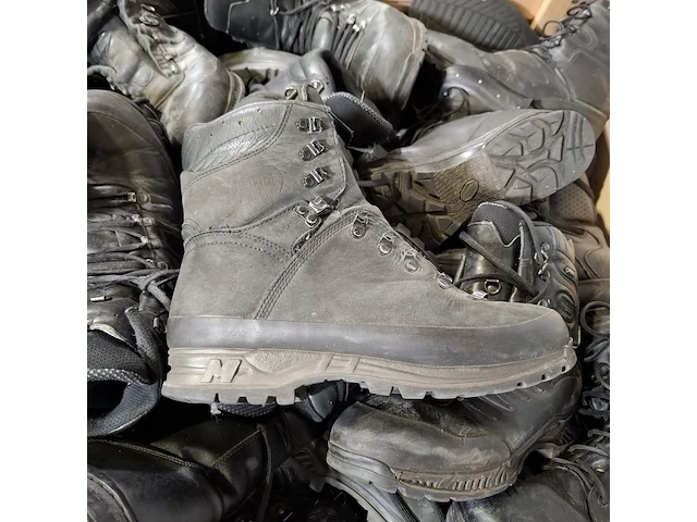 Partij diverse schoenen - afbeelding 2 van  13