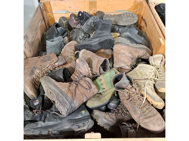 Partij diverse schoenen - afbeelding 6 van  13