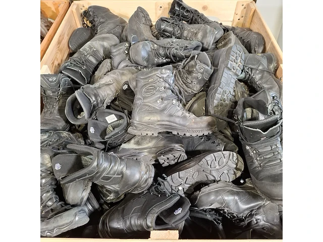 Partij diverse schoenen - afbeelding 12 van  13
