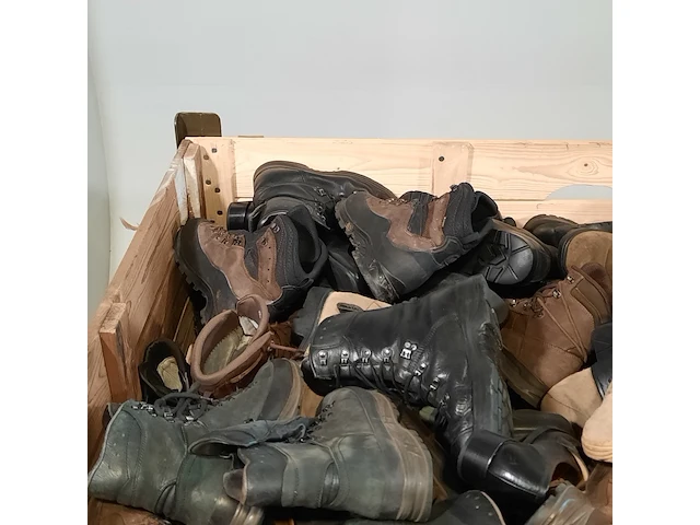 Partij diverse schoenen - afbeelding 4 van  13
