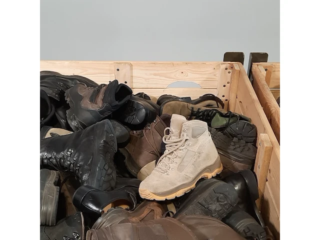 Partij diverse schoenen - afbeelding 5 van  13
