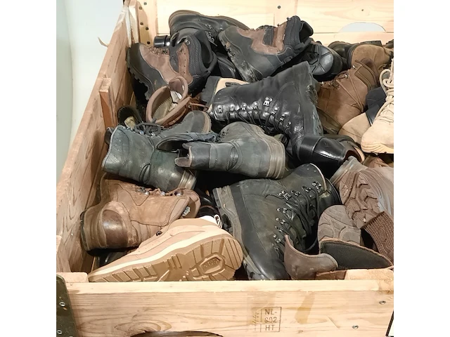 Partij diverse schoenen - afbeelding 6 van  13