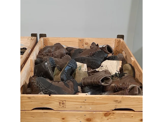 Partij diverse schoenen - afbeelding 9 van  13