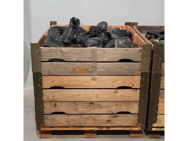 Partij diverse schoenen - afbeelding 2 van  13