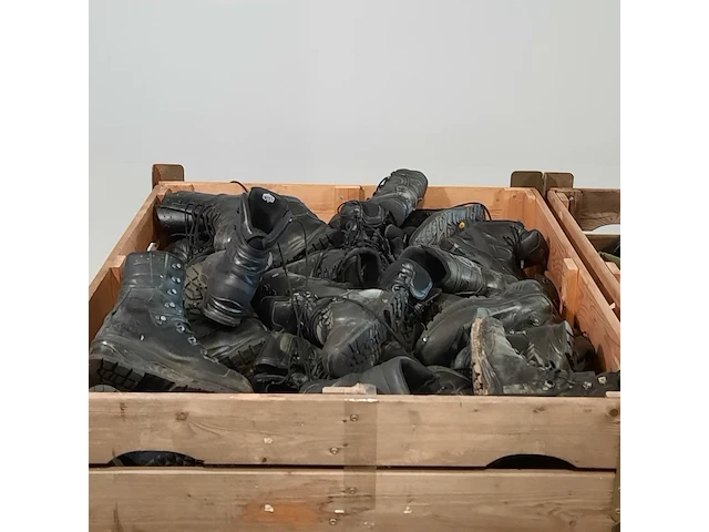 Partij diverse schoenen - afbeelding 3 van  13