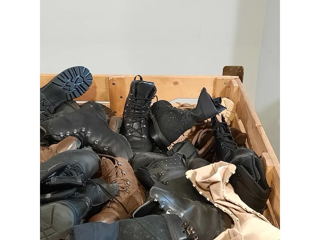 Partij diverse schoenen - afbeelding 12 van  16