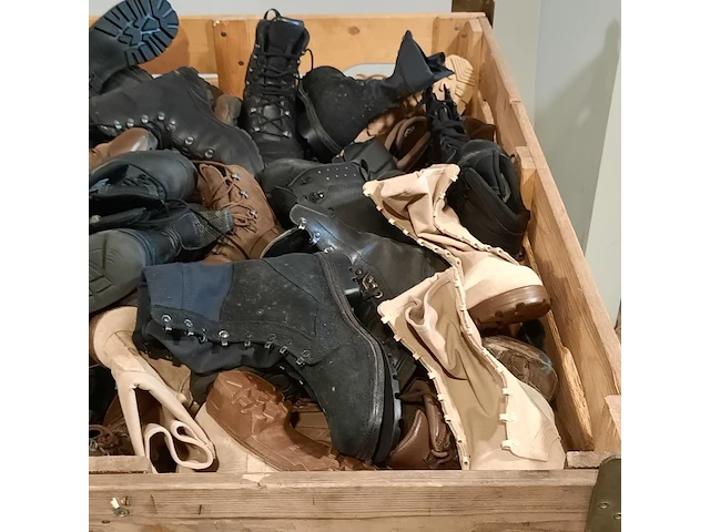 Partij diverse schoenen - afbeelding 14 van  16