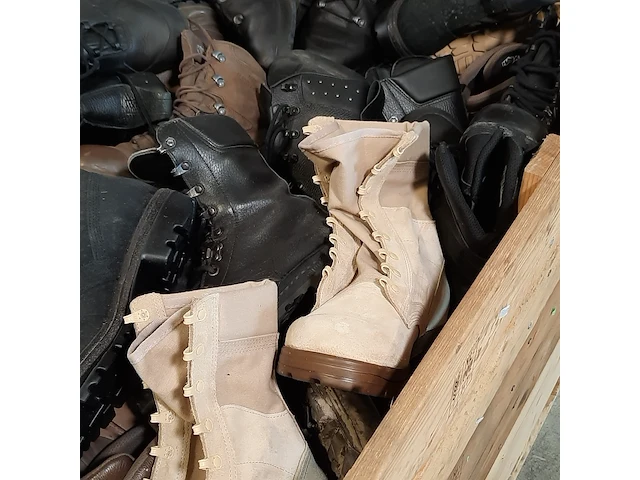 Partij diverse schoenen - afbeelding 15 van  16