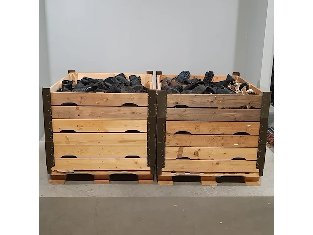 Partij diverse schoenen - afbeelding 1 van  16