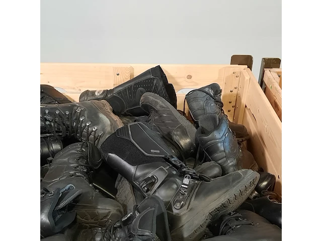 Partij diverse schoenen - afbeelding 5 van  16