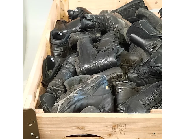 Partij diverse schoenen - afbeelding 6 van  16