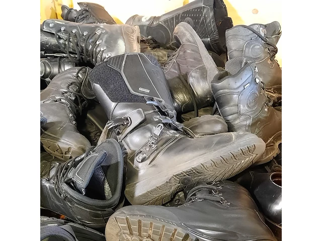 Partij diverse schoenen - afbeelding 8 van  16