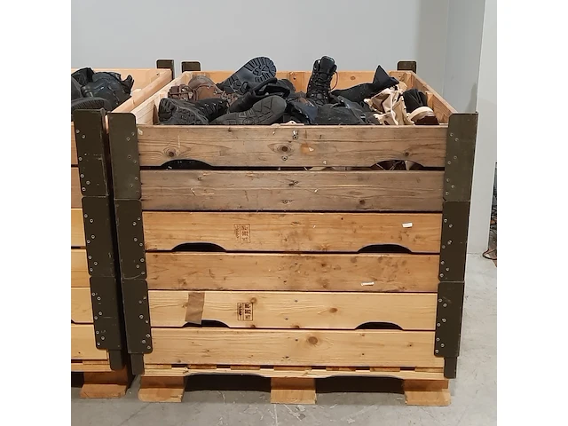 Partij diverse schoenen - afbeelding 9 van  16