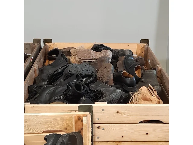 Partij diverse schoenen - afbeelding 15 van  21